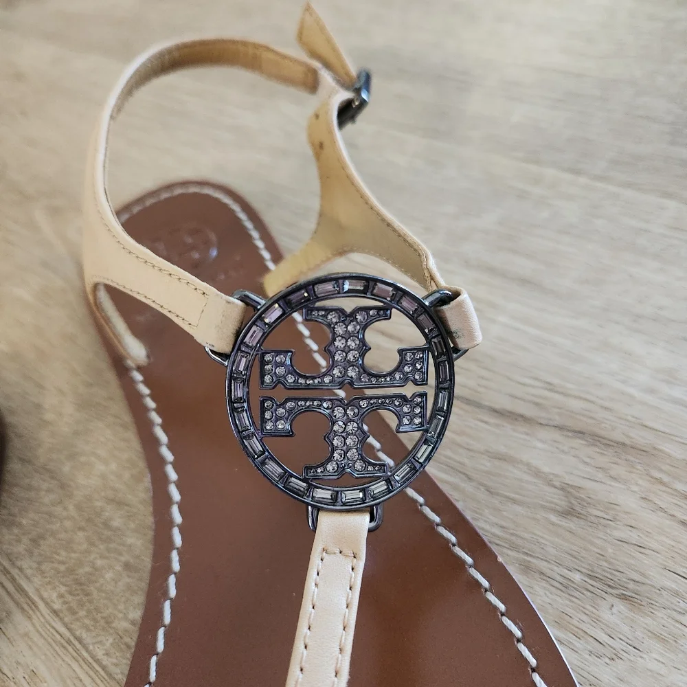 Tory Burch Violet Jeweled Logo Patent Leather T Strap Sandals Size 7.5 - Picture 2 of 6